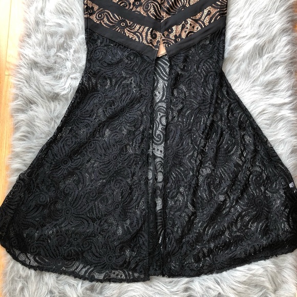 Asos Halter neck lace maxi dress - Picture 3 of 7